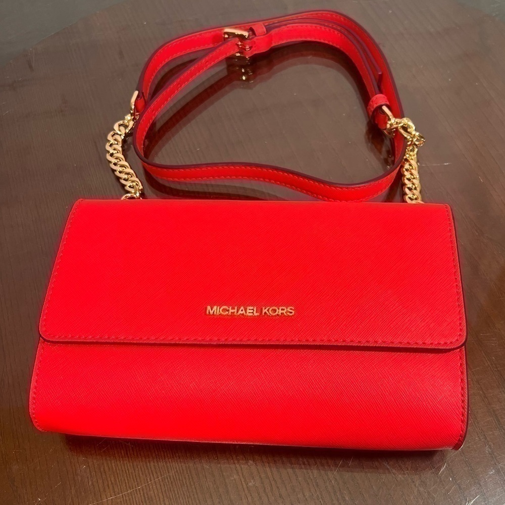 MICHAEL KORS Saffiano Leather 3-in-1 Crossbody. Jet Set Travel bag NWT Coral - Picture 1 of 14